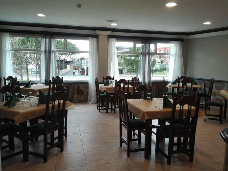 Hotel Pozo De La Nieve Tordesillas Extérieur photo